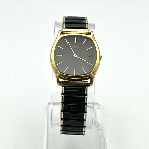 Vintage Seiko  Black and Gold Rectangular Unisex Watch - Picture 1 of 9